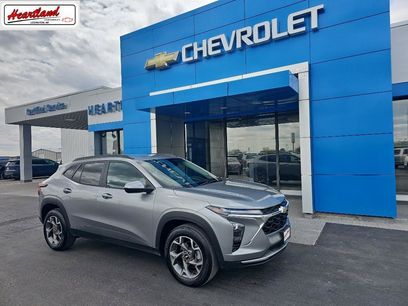 Used 2025 Chevrolet Trax LT w/ LT Convenience Package