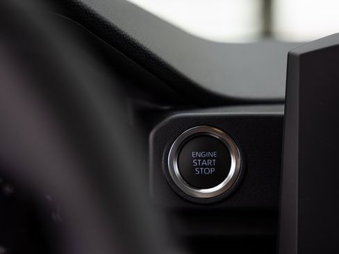 Used 2025 Toyota 4Runner SR5 image 16