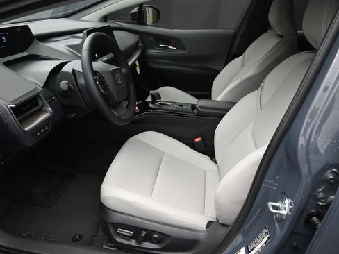 Used 2024 Toyota Prius XLE image 16