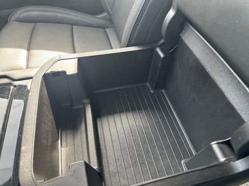 Used 2025 GMC Yukon XL Denali AWD/4WD image 74