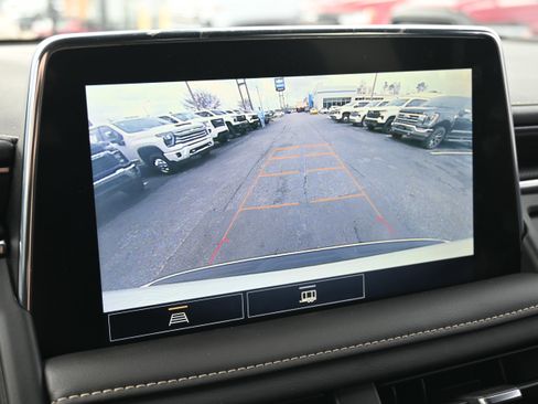 Used 2021 GMC Yukon XL SLT image 15