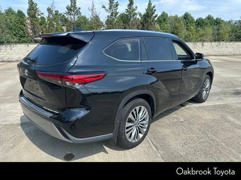 Used 2021 Toyota Highlander Platinum AWD/4WD image 4