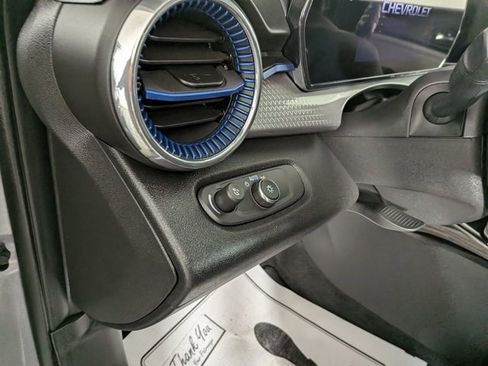 Certified 2025 Chevrolet Trax LT w/ LT Convenience Package FWD image 15