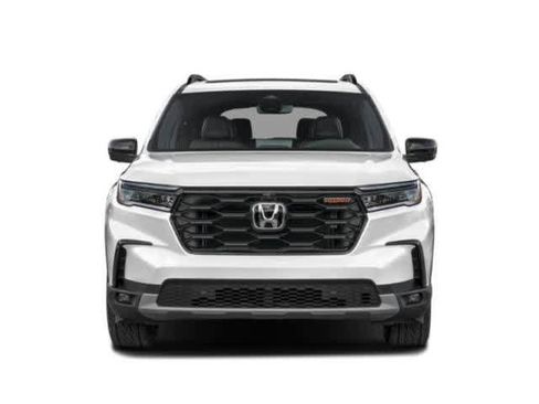 Used 2025 Honda Pilot TrailSport image 4