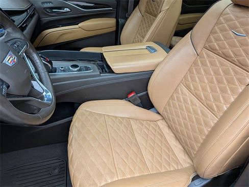 Certified 2022 Cadillac Escalade Premium Luxury w/ Performance Package image 22