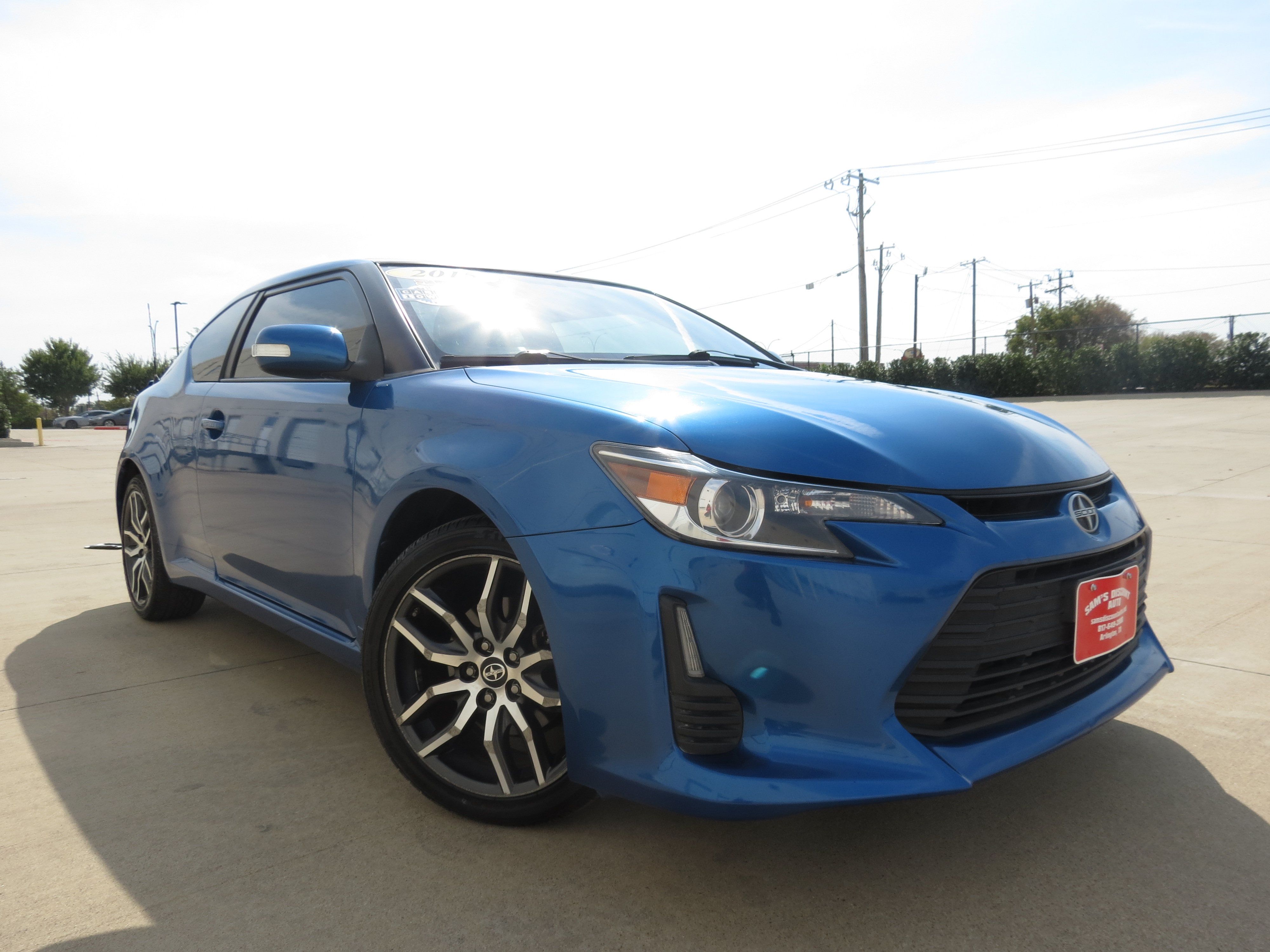 Used 2015 Scion tC FWD image 2