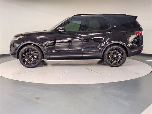 Used 2025 Land Rover Discovery S image 5