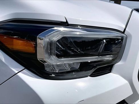 Used 2023 Toyota Tacoma TRD Sport w/ Technology Package image 26