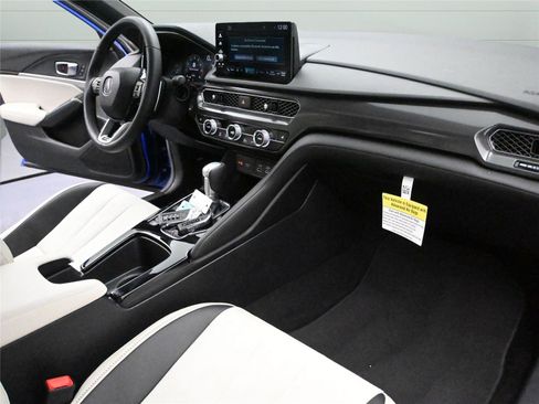 Used 2025 Acura Integra A-Spec image 18