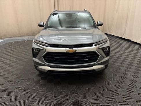 Used 2026 Chevrolet TrailBlazer LT FWD image 2