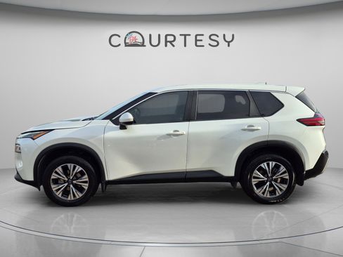 Certified 2023 Nissan Rogue SV FWD image 2