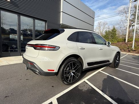 Certified 2025 Porsche Macan image 7
