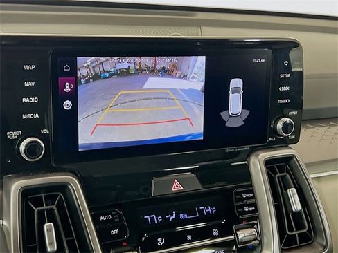 Used 2023 Kia Sorento S image 15