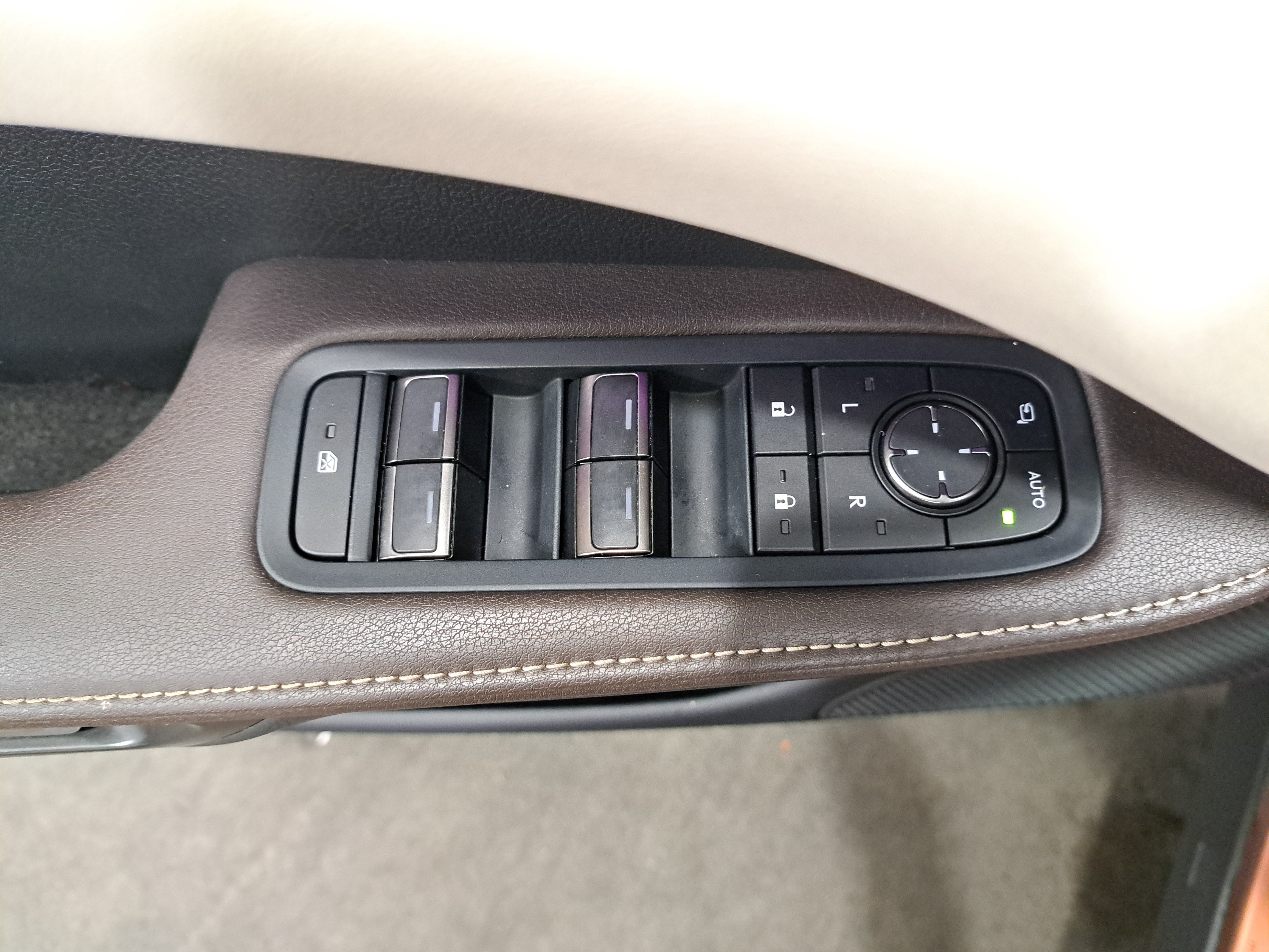 Used 2024 Lexus RX 350 FWD w/ Convenience Package image 28