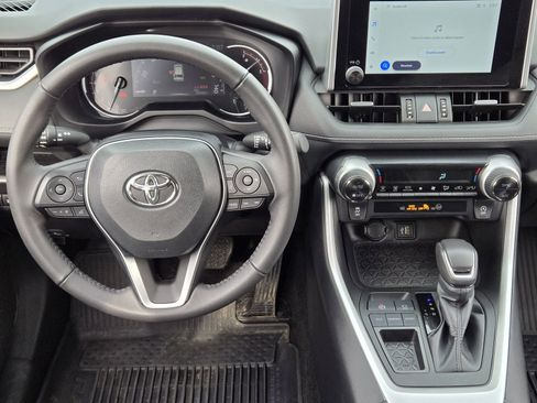 Used 2024 Toyota RAV4 XLE Premium image 31