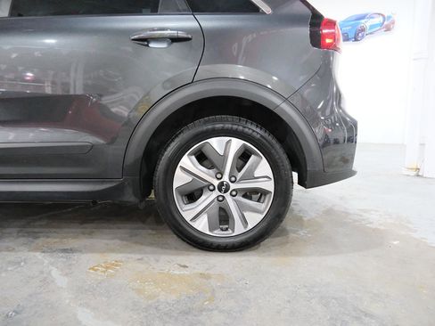 Used 2022 Kia Niro EX w/ Cold Weather Package image 7