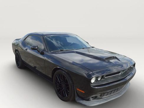 Used 2020 Dodge Challenger R/T RWD image 12