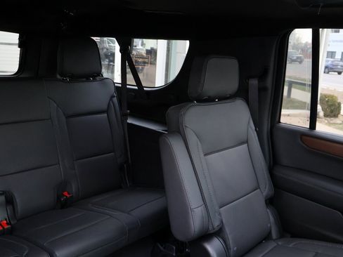 New 2026 GMC Yukon XL Denali w/ Denali Reserve Package image 13