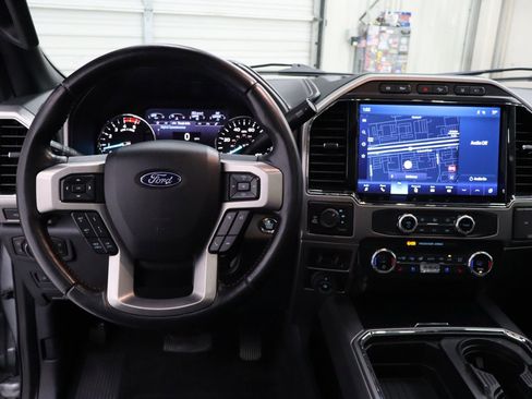 Certified 2022 Ford F250 Platinum w/ FX4 Off-Road Package AWD/4WD image 16