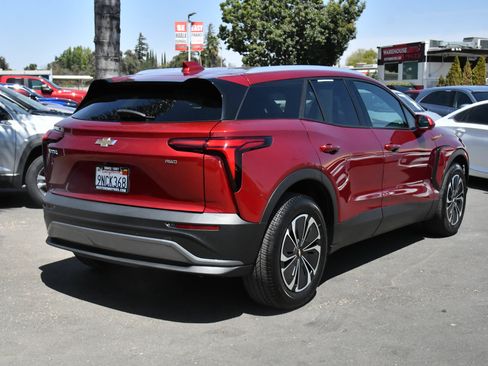 Used 2024 Chevrolet Blazer EV LT AWD/4WD image 8
