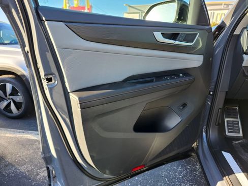 New 2026 Volkswagen Atlas Peak Edition image 10