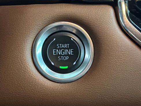 Used 2025 GMC Canyon AT4 w/ Technology Plus Package AWD/4WD image 23