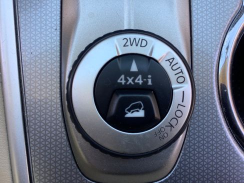Used 2019 Nissan Pathfinder SL AWD/4WD image 26