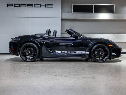 Certified 2024 Porsche 718 Boxster RWD image 9