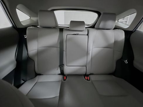 Used 2023 Toyota Venza LE image 33