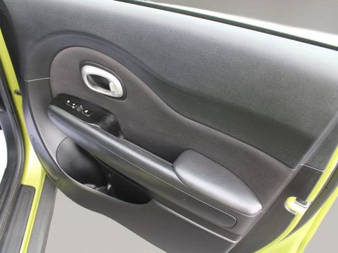 Used 2015 Kia Soul + FWD image 20