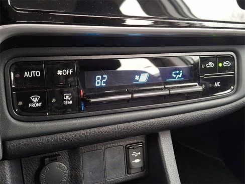 Certified 2017 Toyota Corolla LE image 15