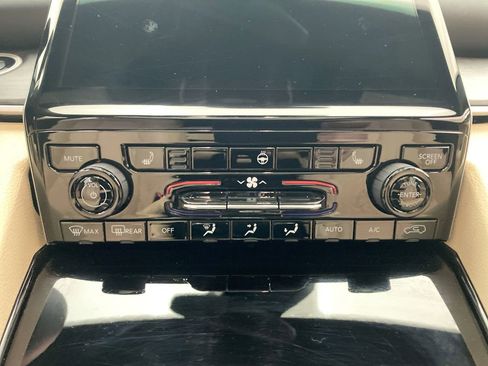 Used 2023 Jeep Grand Cherokee 4WD 4xe image 22