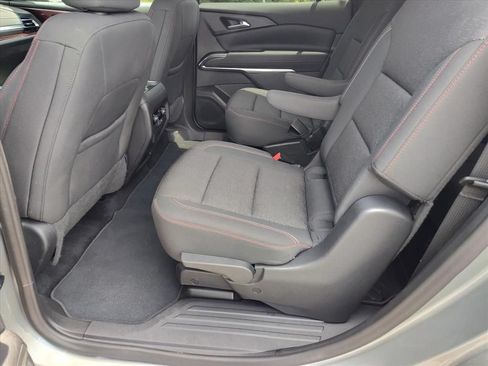 Used 2024 Chevrolet Traverse Z71 AWD/4WD image 11