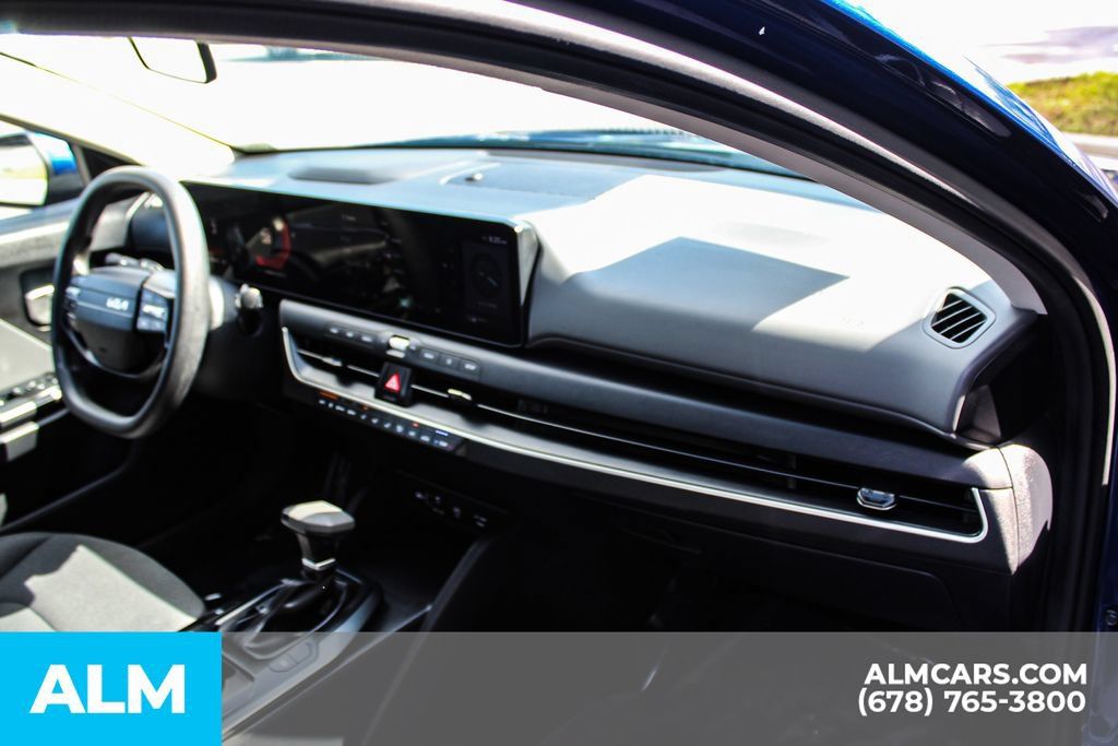 Used 2025 Kia K4 FWD image 22