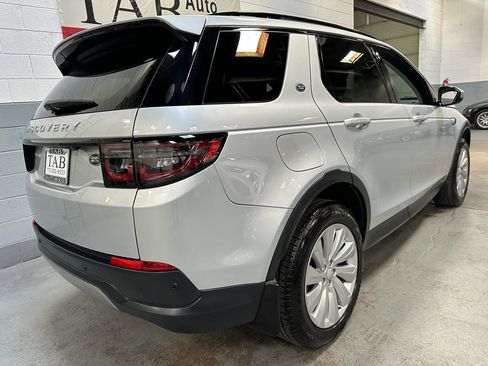 Used 2023 Land Rover Discovery Sport SE image 3