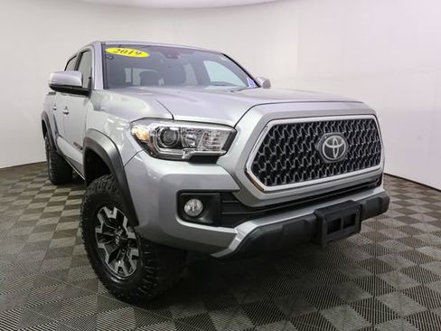 Used 2019 Toyota Tacoma TRD Off-Road AWD/4WD image 3