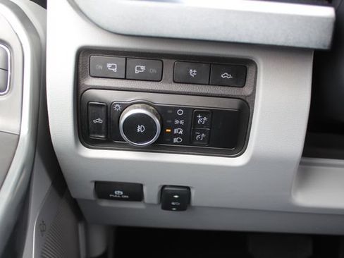 Used 2024 Ford F350 Limited w/ FX4 Off-Road Package AWD/4WD image 27