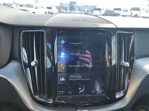 Used 2019 Volvo XC60 T6 Momentum w/ Multimedia Package image 27