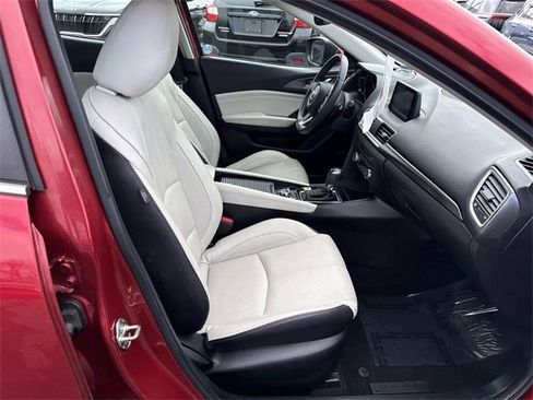 Used 2018 MAZDA MAZDA3 Grand Touring w/ Premium Equipment Package image 9