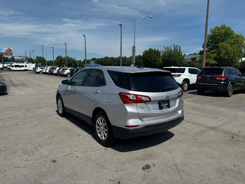 Used 2020 Chevrolet Equinox LS w/ LS Convenience Package AWD/4WD image 5