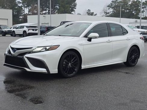 Used 2021 Toyota Camry XSE image 1