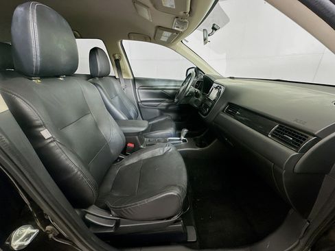 Used 2016 Mitsubishi Outlander SEL FWD image 28