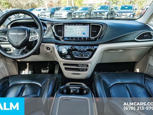 Used 2022 Chrysler Pacifica Touring-L image 28