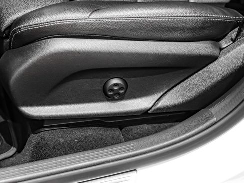 Used 2021 Mercedes-Benz GLC 300 image 32