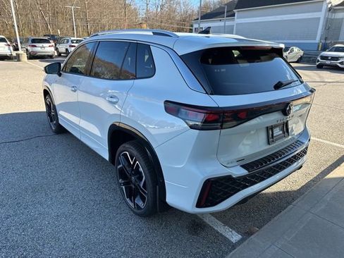 New 2026 Volkswagen Tiguan SEL R-Line image 5