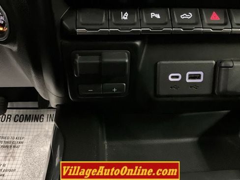 Used 2021 Chevrolet Silverado 2500 LT w/ Convenience Package image 27