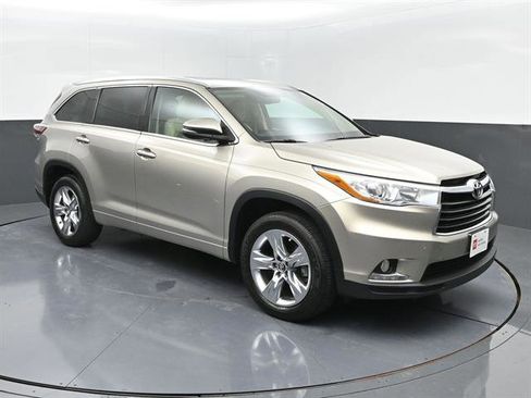 Certified 2016 Toyota Highlander Limited FWD image 2