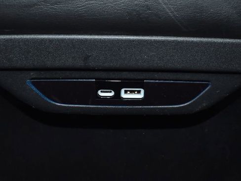 Certified 2025 Chrysler Pacifica Select image 33