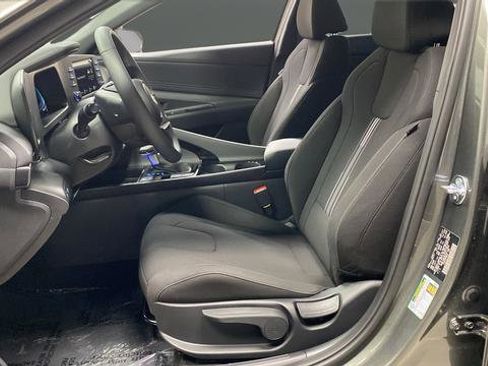 New 2026 Hyundai Elantra SEL Sport Premium FWD image 9