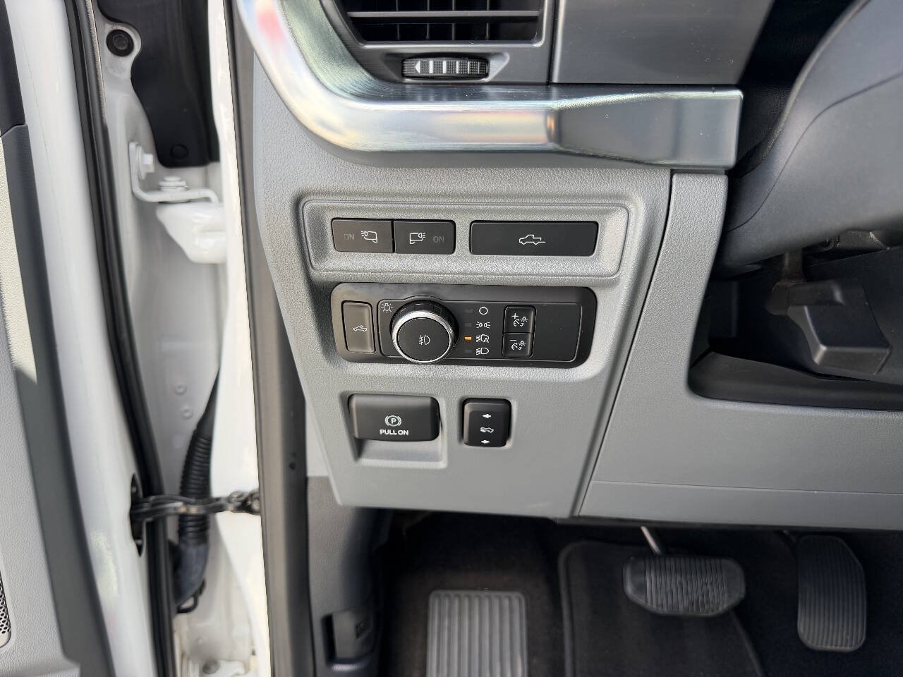 Used 2021 Ford F150 Lariat w/ Equipment Group 501A Mid AWD/4WD image 14